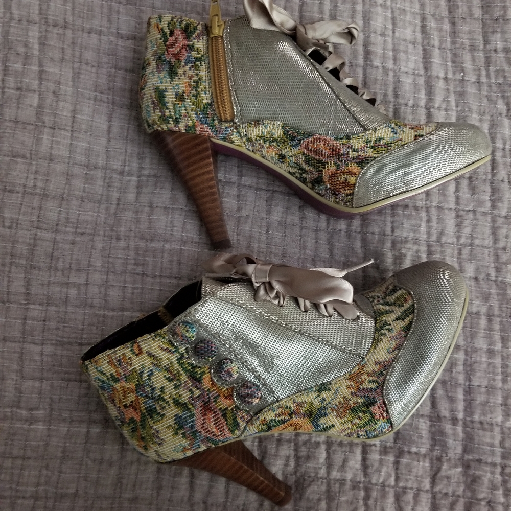 Poetic license heels